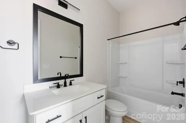 1515 Robin RD, Newton, NC 28658