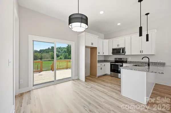 1515 Robin RD, Newton, NC 28658