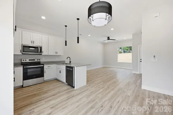 1515 Robin RD, Newton, NC 28658