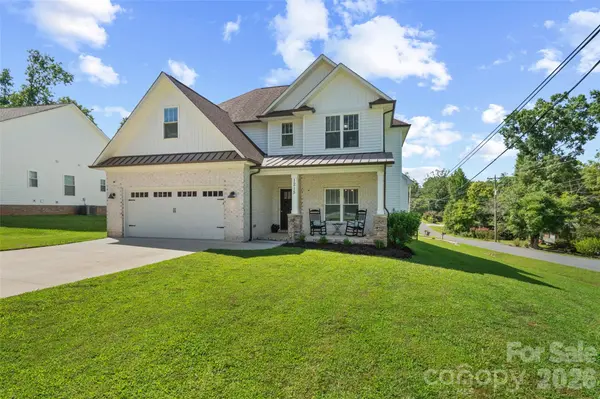 1215 Robinhood LN, Kannapolis, NC 28081