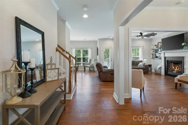 1215 Robinhood LN, Kannapolis, NC 28081