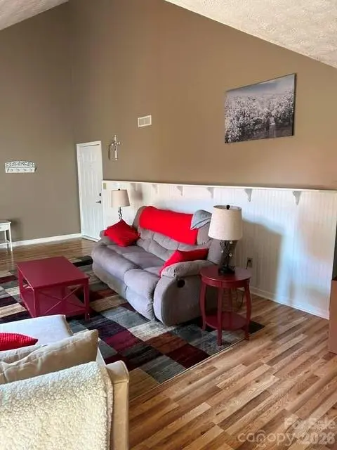 157 Toxaway Views DR, Lake Toxaway, NC 28747