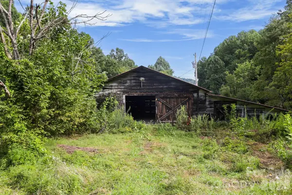 1545 North Fork RD, Marshall, NC 28753