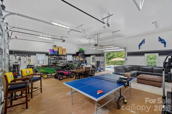 3850 Oakdale RD, Charlotte, NC 28216