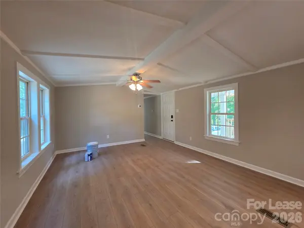 1361 Regal Oaks LN, Clover, SC 29710