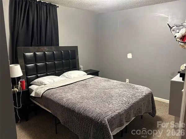 6800 Glover LN, Stanley, NC 28164
