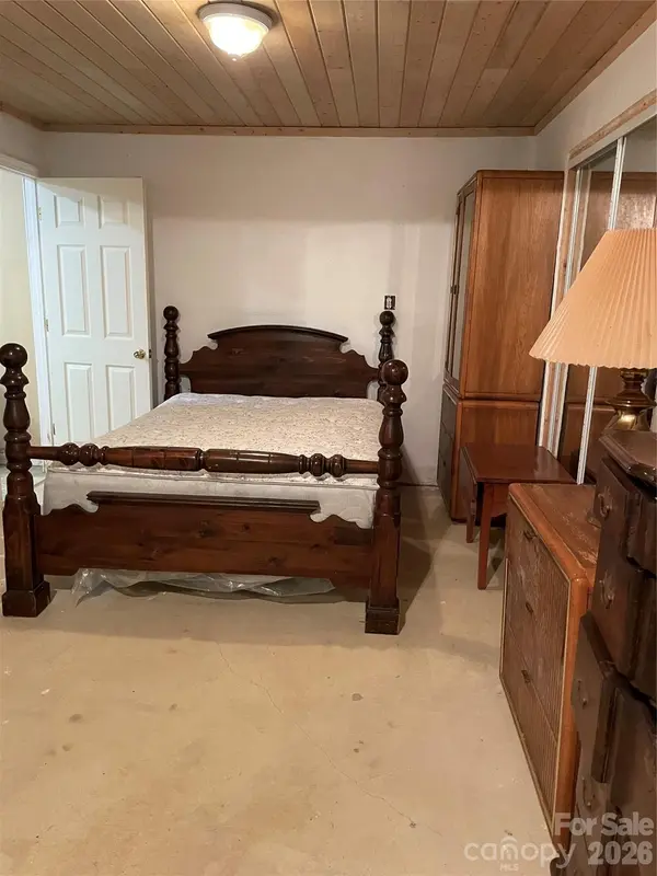 125 Tahala TRL, Cullowhee, NC 28723