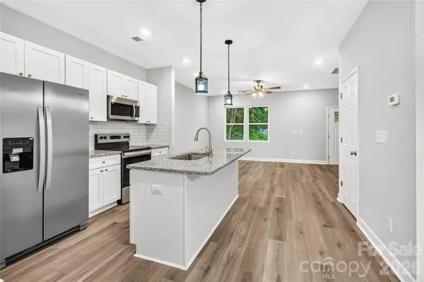 1416 Old charlotte RD, Statesville, NC 28677