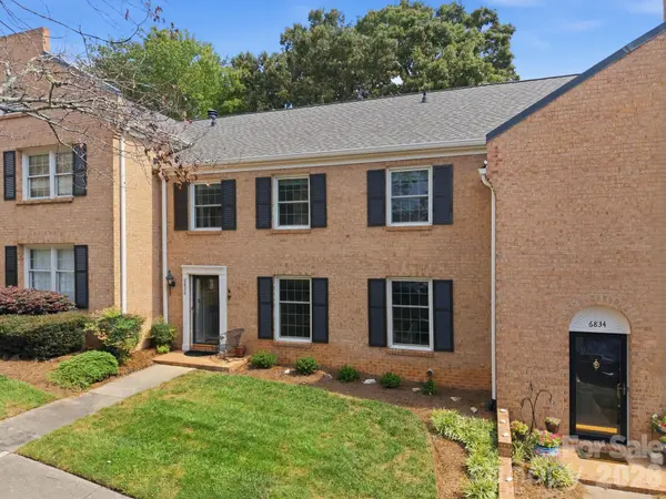 6836 Dumbarton DR, Charlotte, NC 28210