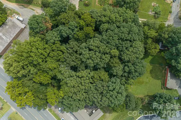 00 Springs RD NE, Hickory, NC 28601