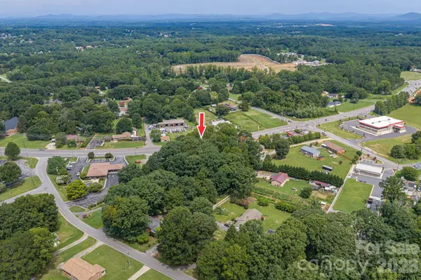 00 Springs RD NE, Hickory, NC 28601