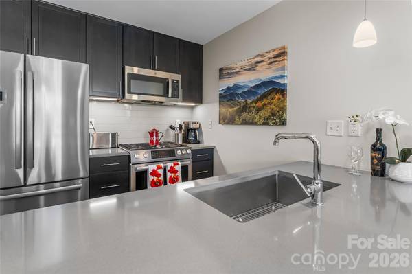 45 Asheland AVE #401, Asheville, NC 28801