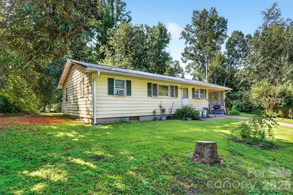 55 Edwards DR, Nebo, NC 28761