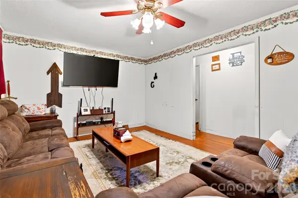 55 Edwards DR, Nebo, NC 28761