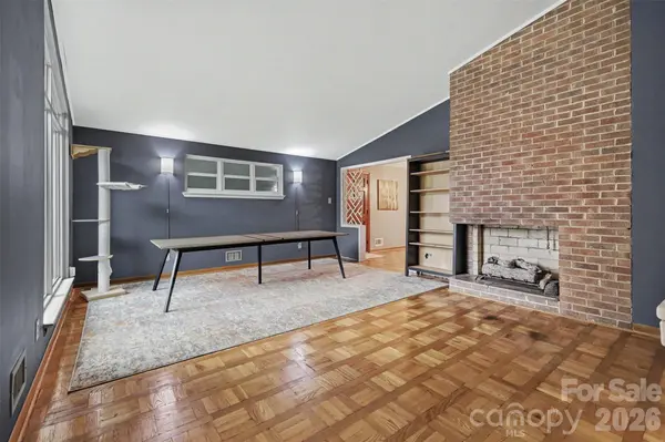 126 21st AVE NW, Hickory, NC 28601