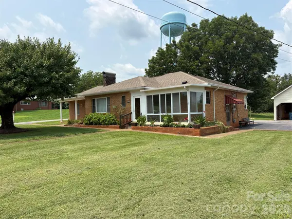 1308 Salem RD, Morganton, NC 28655