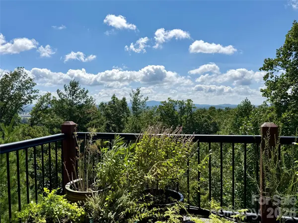 16 Britton Knoll PASS, Arden, NC 28704