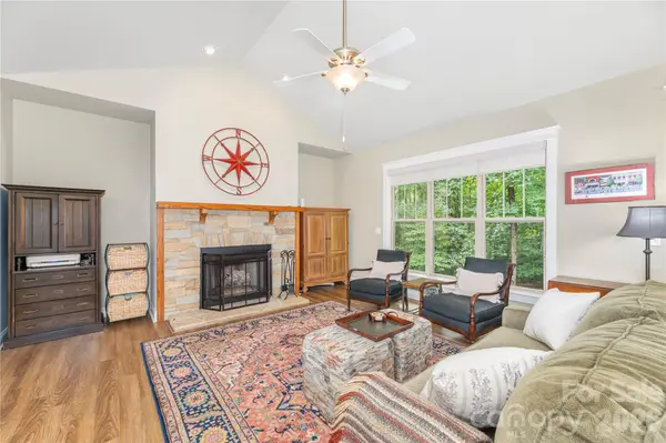 308 Fennel Dun CIR, Biltmore Lake, NC 28715