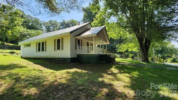 844 Connahetta ST, Murphy, NC 28906