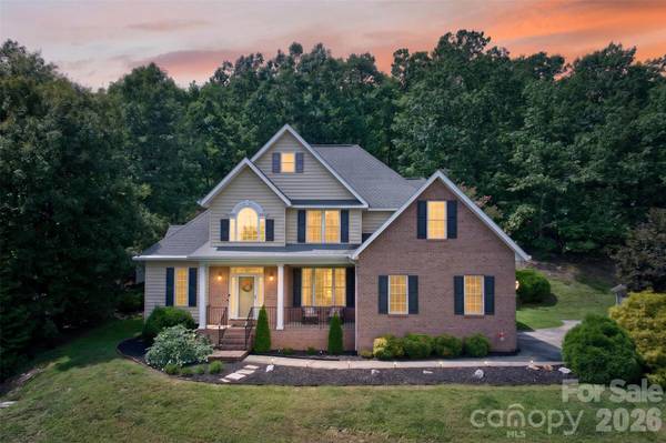 7940 Oakmont CT, Hickory, NC 28602