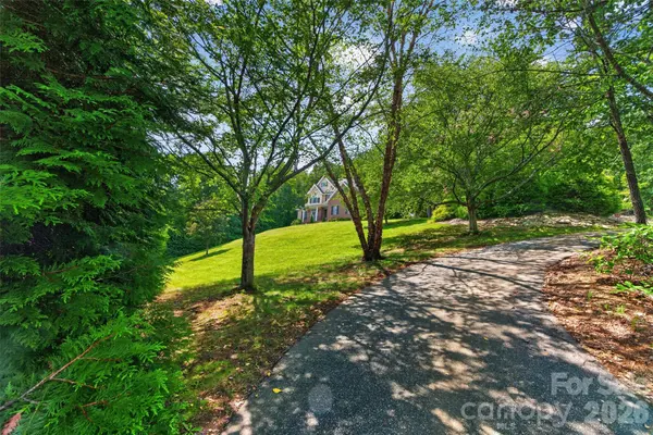 7940 Oakmont CT, Hickory, NC 28602