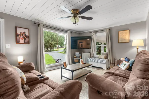 403 Shasta LN SW, Lenoir, NC 28645