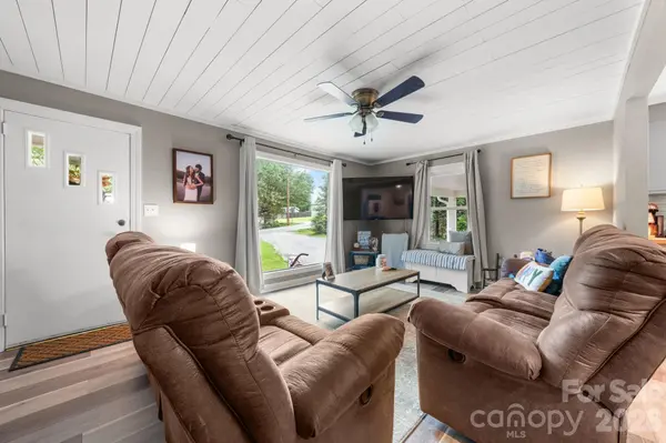 403 Shasta LN SW, Lenoir, NC 28645