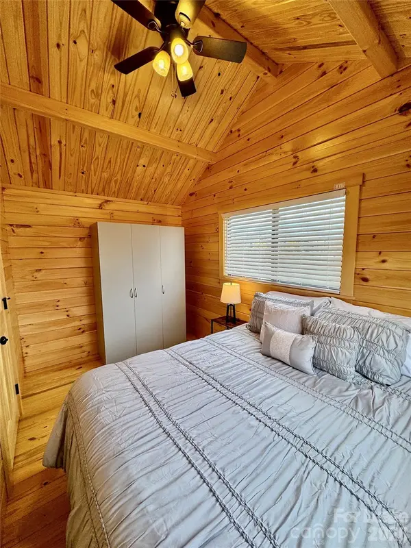 83 Coyote DR, Marion, NC 28752