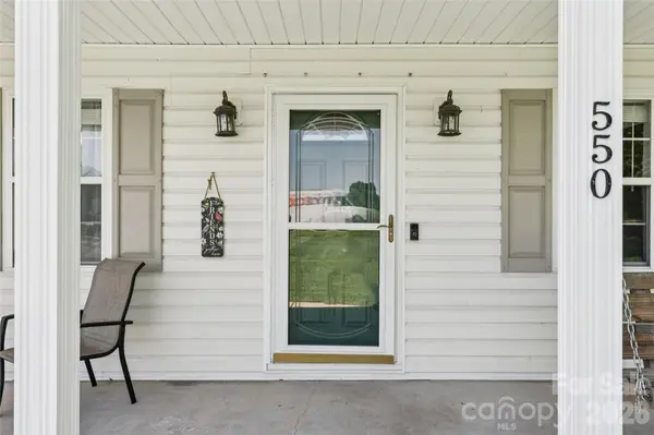 550 Stable Brook LN, Taylorsville, NC 28681