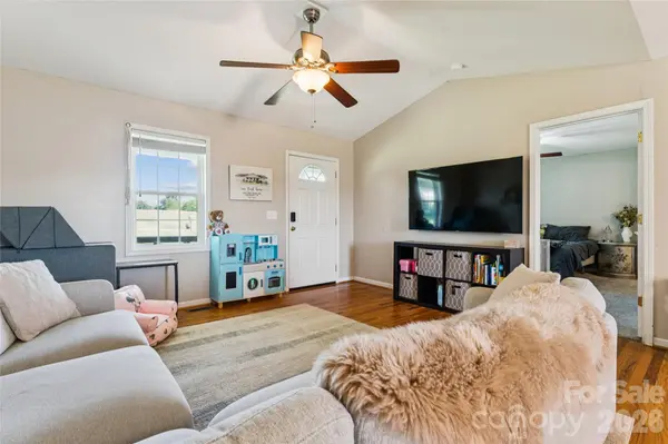 550 Stable Brook LN, Taylorsville, NC 28681