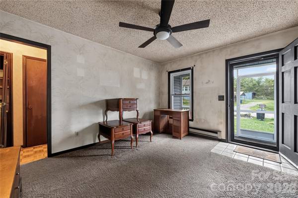 131 Spencer ST, Clyde, NC 28721