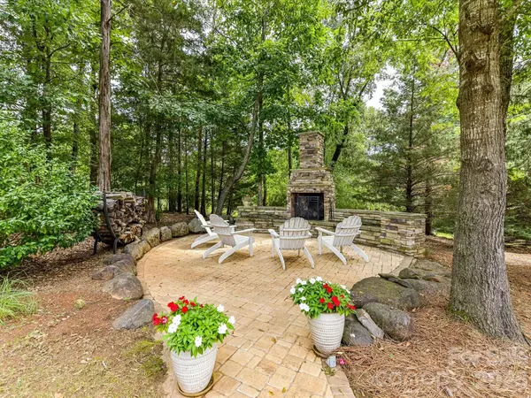 12323 Cherrybark LN, Charlotte, NC 28278