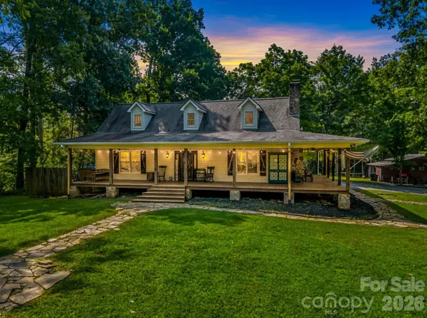 209 Chrysalis LN, Lake Lure, NC 28746