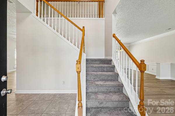 1916 Wilrose PL, Matthews, NC 28105