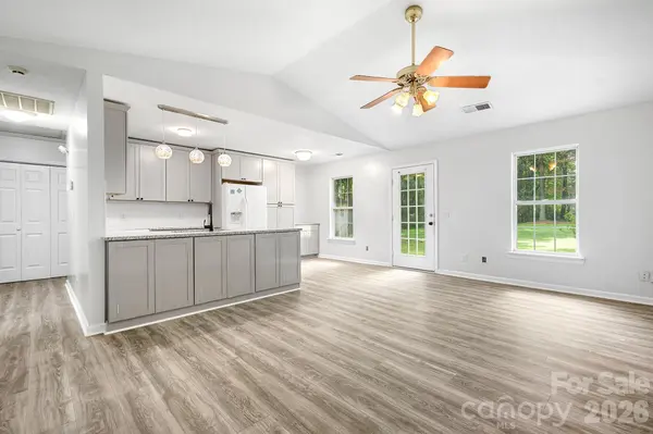 134 Mills Valley DR, Mooresville, NC 28117