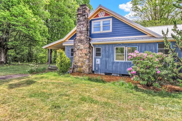 45 Sugar Cove RD, Weaverville, NC 28787