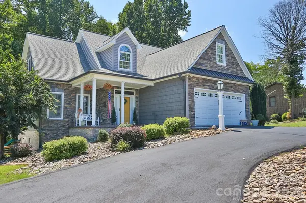 208 Triplett ST, Jonesville, NC 28642