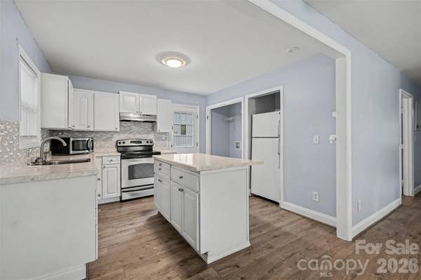 802 Stowe DR, Lowell, NC 28098