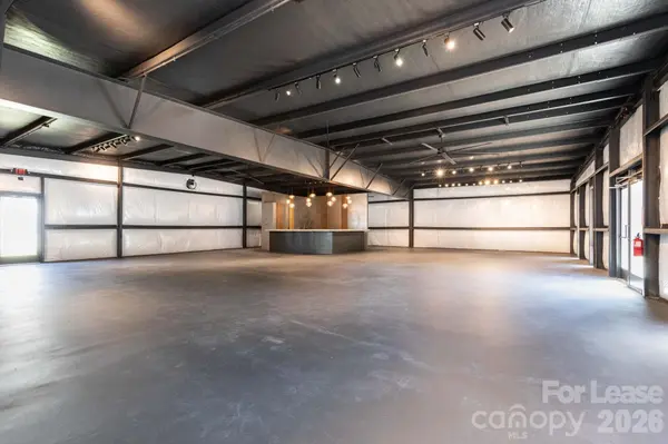 22 Stoner RD, Asheville, NC 28803