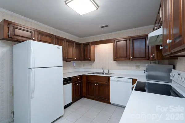 566 Camrose CIR NE, Concord, NC 28025
