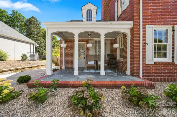 525 2nd AVE NW, Hickory, NC 28601