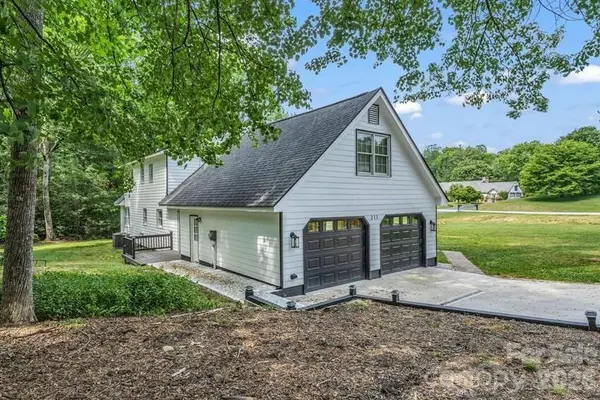 213 Raintree DR, Hendersonville, NC 28791