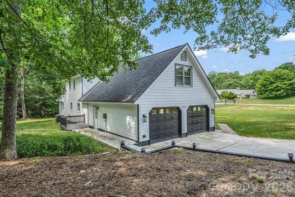 213 Raintree DR, Hendersonville, NC 28791