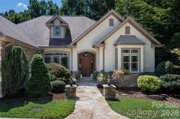170 Cape Martin CIR, Hendersonville, NC 28791