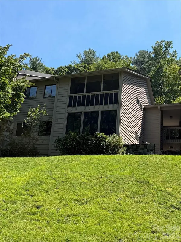 47 Lake DR #K 5, Laurel Park, NC 28739