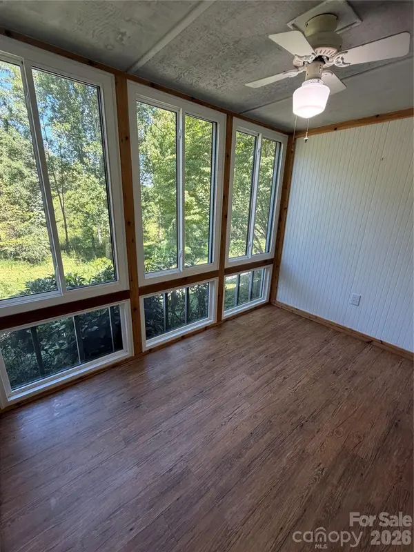 47 Lake DR #K 5, Laurel Park, NC 28739