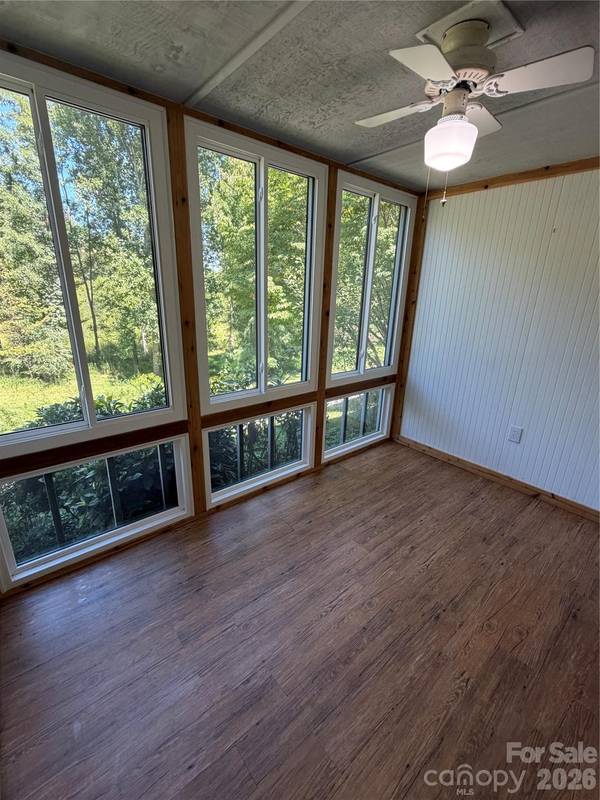 47 Lake DR #K 5, Laurel Park, NC 28739