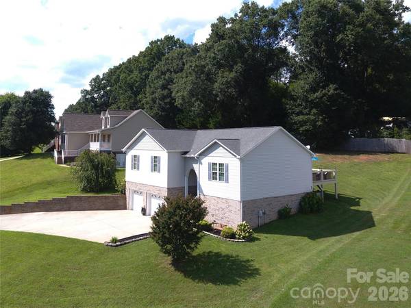 2135 Olde Farm RD SE, Hudson, NC 28638