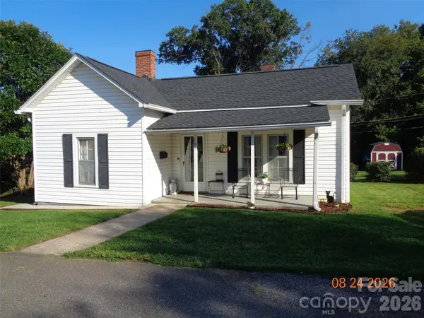 107 Bickett ST, Morganton, NC 28655