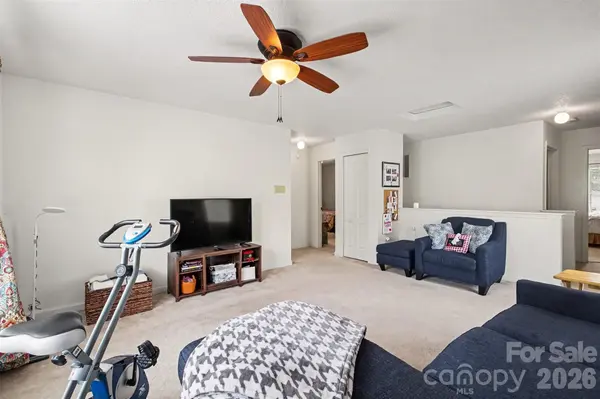8602 Panglemont DR, Charlotte, NC 28269